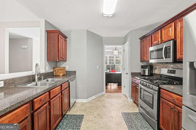 5722 Flowers Ridge SW, Powder Springs, GA 30127
