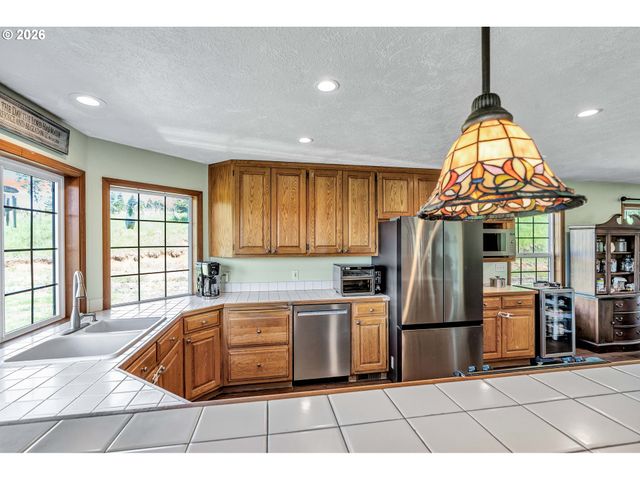 12313 S GROSHONG Rd, Molalla, OR 97038