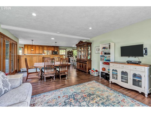 12313 S GROSHONG Rd, Molalla, OR 97038
