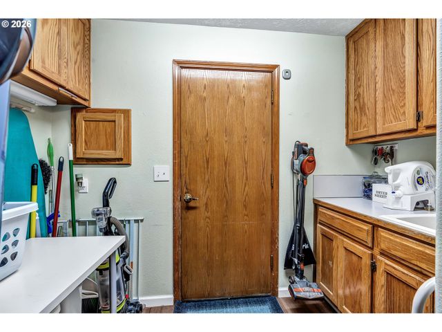 12313 S GROSHONG Rd, Molalla, OR 97038