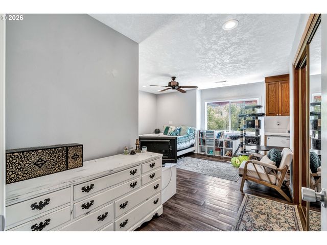 12313 S GROSHONG Rd, Molalla, OR 97038
