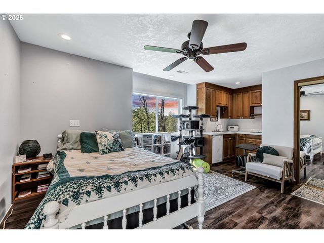 12313 S GROSHONG Rd, Molalla, OR 97038