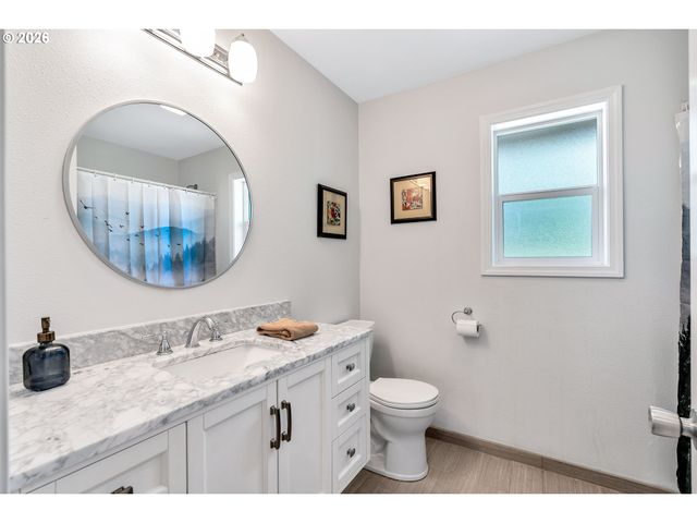 12313 S GROSHONG Rd, Molalla, OR 97038
