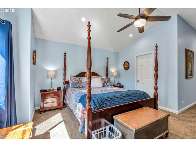 12313 S GROSHONG Rd, Molalla, OR 97038