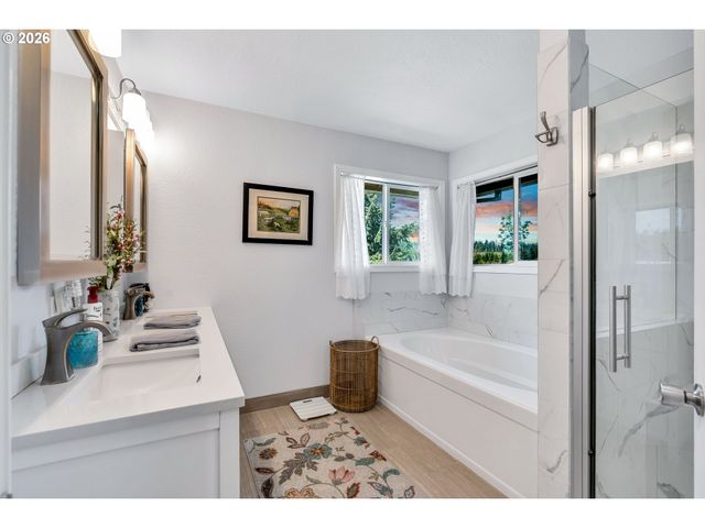 12313 S GROSHONG Rd, Molalla, OR 97038