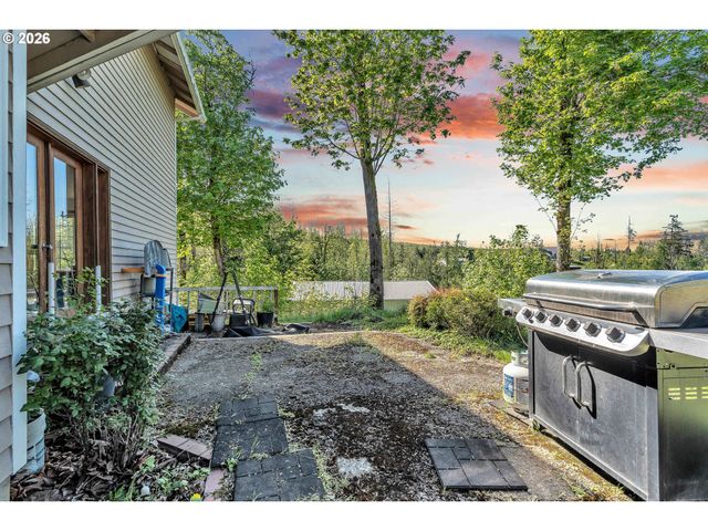 12313 S GROSHONG Rd, Molalla, OR 97038