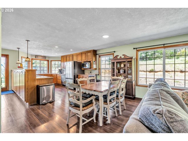 12313 S GROSHONG Rd, Molalla, OR 97038