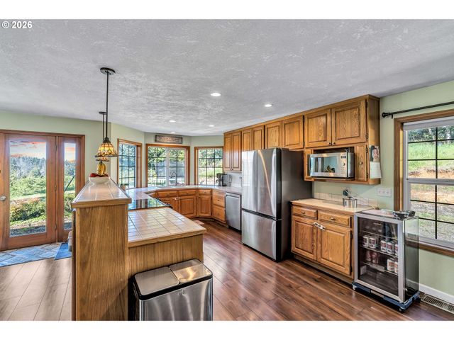 12313 S GROSHONG Rd, Molalla, OR 97038