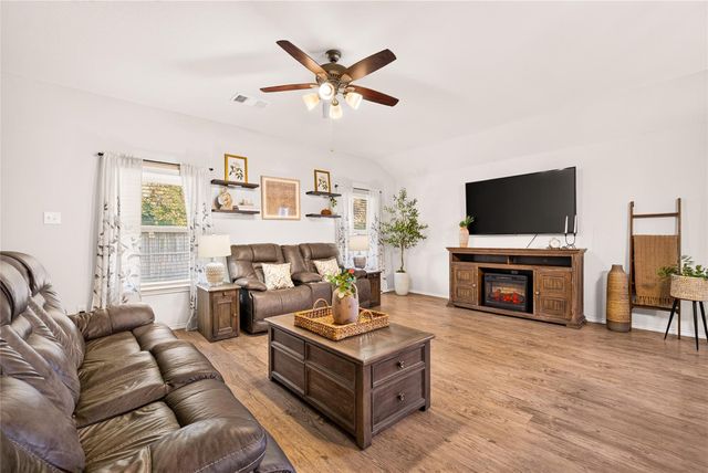 9805 Hunter Springs Drive, Conroe, TX 77306