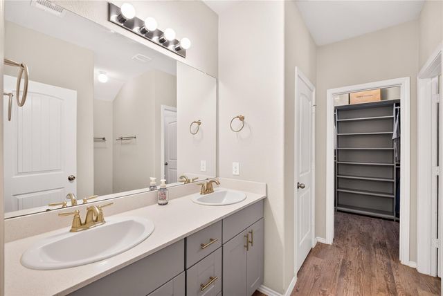 9805 Hunter Springs Drive, Conroe, TX 77306