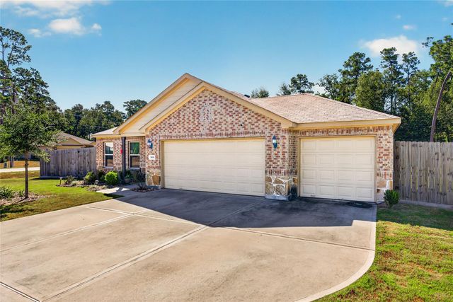 9805 Hunter Springs Drive, Conroe, TX 77306