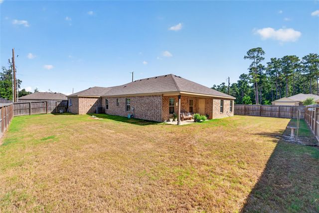 9805 Hunter Springs Drive, Conroe, TX 77306