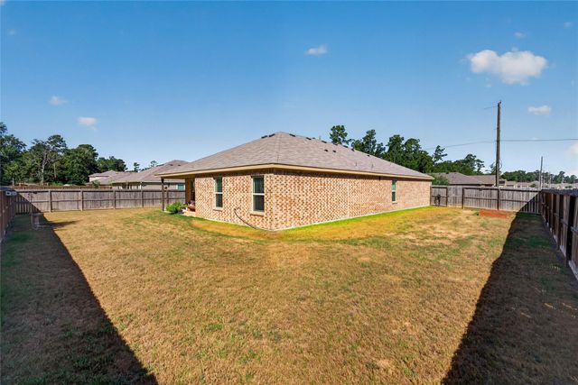 9805 Hunter Springs Drive, Conroe, TX 77306