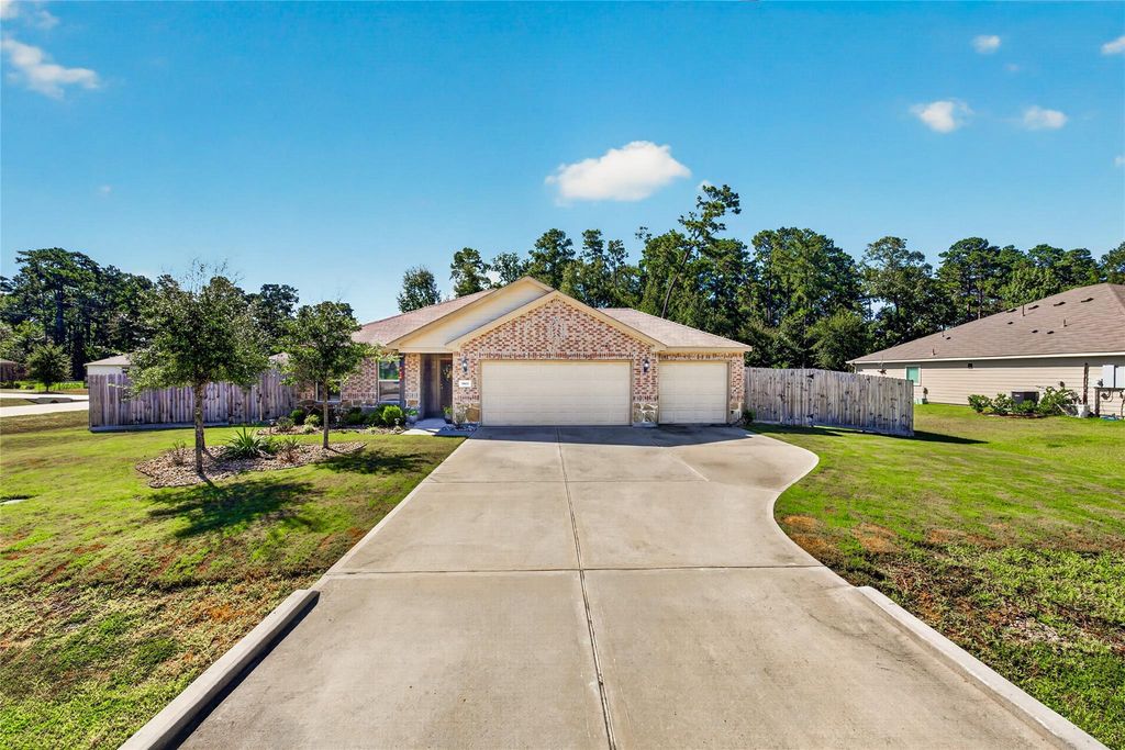 9805 Hunter Springs Drive, Conroe, TX 77306