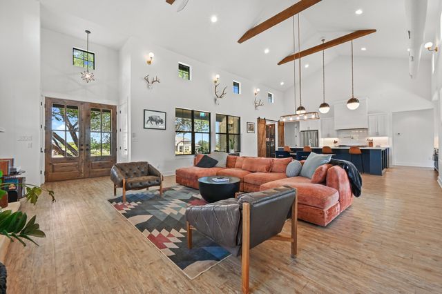 215 SANDY CREEK CV, Driftwood, TX 78619