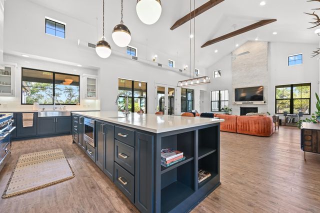 215 SANDY CREEK CV, Driftwood, TX 78619