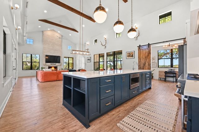 215 SANDY CREEK CV, Driftwood, TX 78619