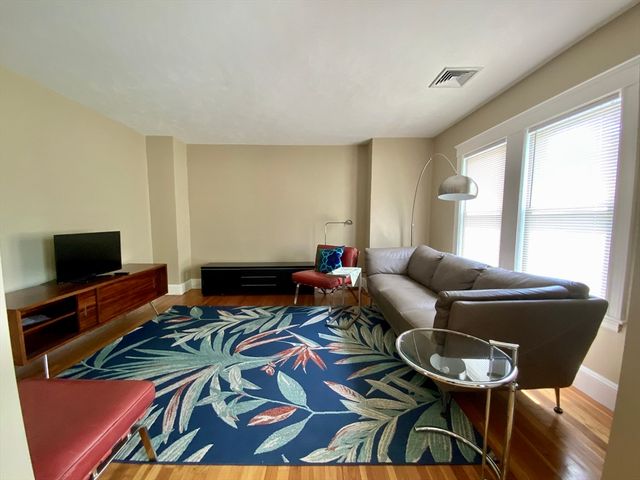 30-32 Moulton Rd 32, Arlington, MA 02476