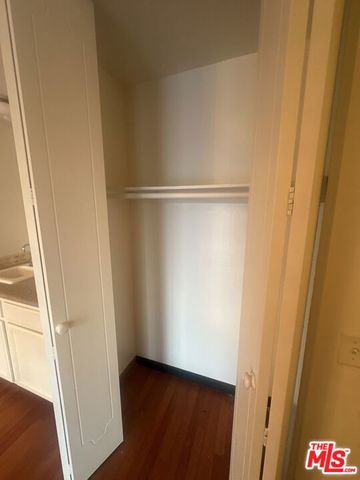 100 S Doheny Drive 213, Los Angeles, CA 90048