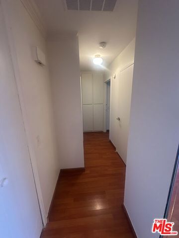 100 S Doheny Drive 213, Los Angeles, CA 90048