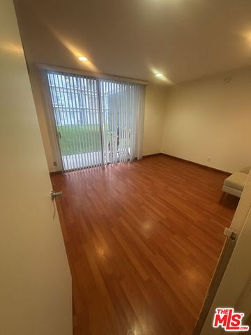 100 S Doheny Drive 213, Los Angeles, CA 90048