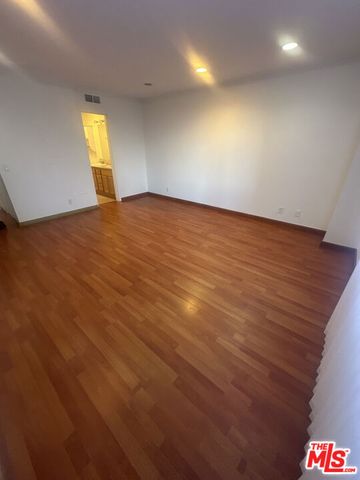 100 S Doheny Drive 213, Los Angeles, CA 90048