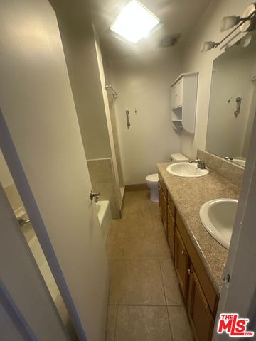 100 S Doheny Drive 213, Los Angeles, CA 90048