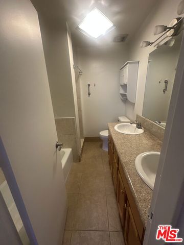 100 S Doheny Drive 213, Los Angeles, CA 90048
