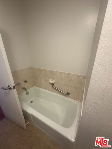 100 S Doheny Drive 213, Los Angeles, CA 90048