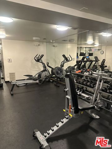 100 S Doheny Drive 213, Los Angeles, CA 90048