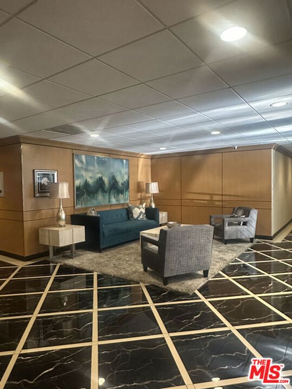 100 S Doheny Drive 213, Los Angeles, CA 90048