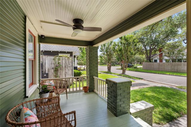 1111 Le Green Street, Houston, TX 77009