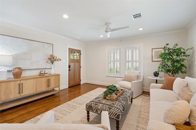 1111 Le Green Street, Houston, TX 77009