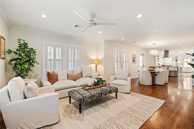 1111 Le Green Street, Houston, TX 77009