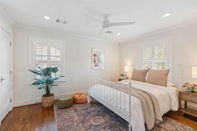 1111 Le Green Street, Houston, TX 77009