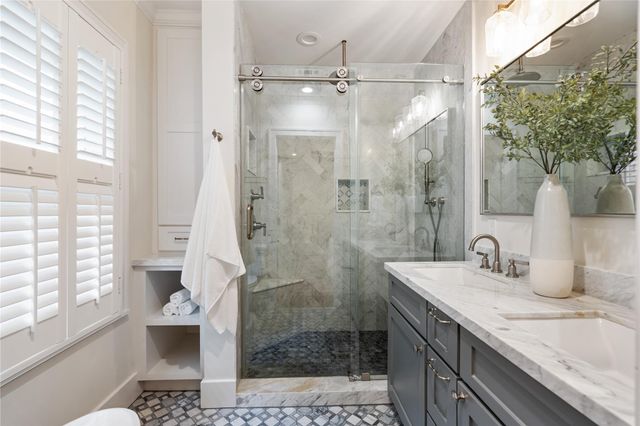 1111 Le Green Street, Houston, TX 77009