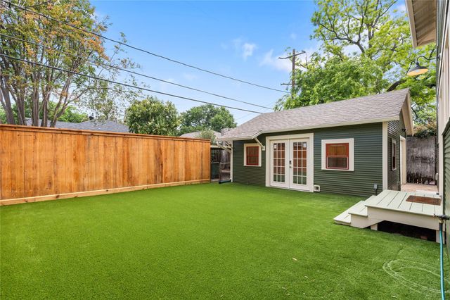 1111 Le Green Street, Houston, TX 77009