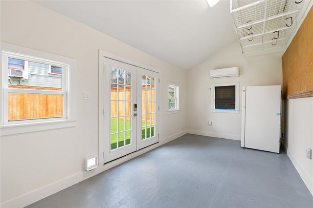 1111 Le Green Street, Houston, TX 77009