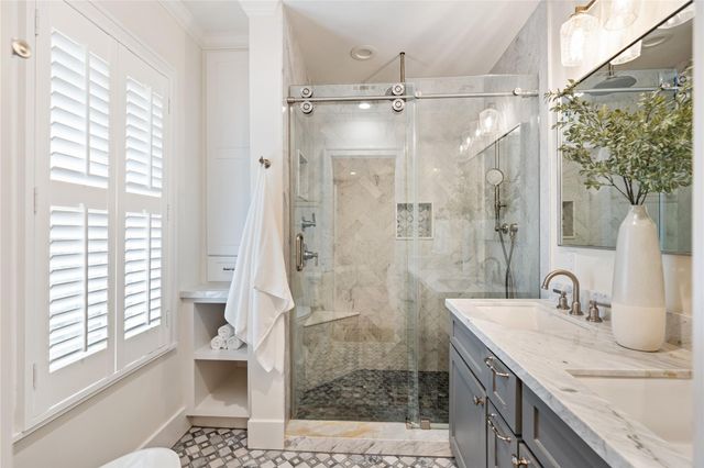 1111 Le Green Street, Houston, TX 77009