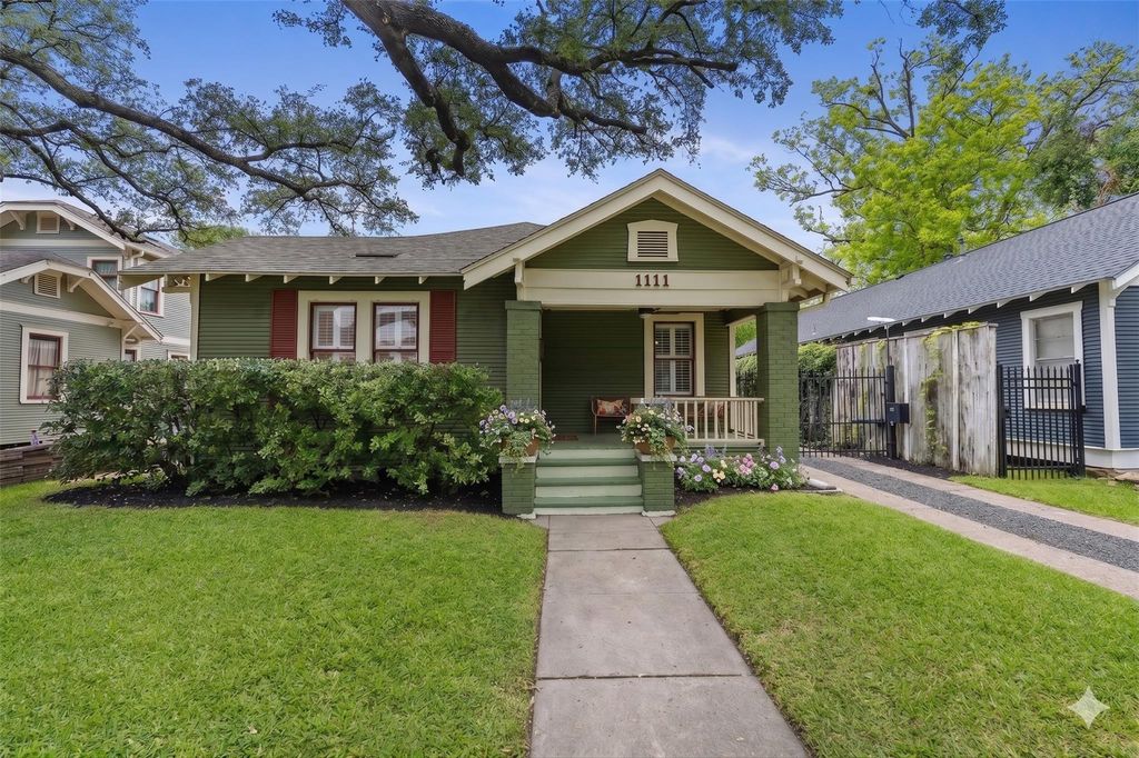 1111 Le Green Street, Houston, TX 77009