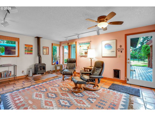 15051 Se WY EAST Ave, Damascus, OR 97089