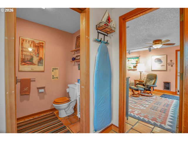 15051 Se WY EAST Ave, Damascus, OR 97089