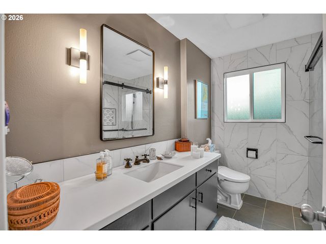 15051 Se WY EAST Ave, Damascus, OR 97089