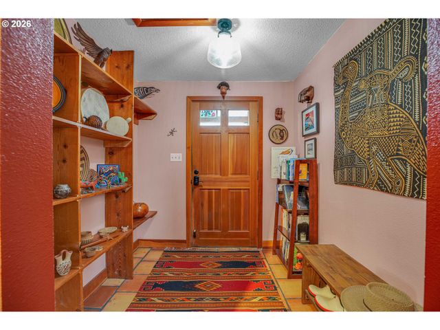 15051 Se WY EAST Ave, Damascus, OR 97089