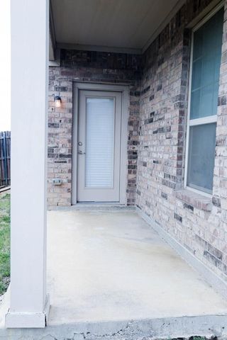 3213 Peninsula Trail, Denton, TX 76208