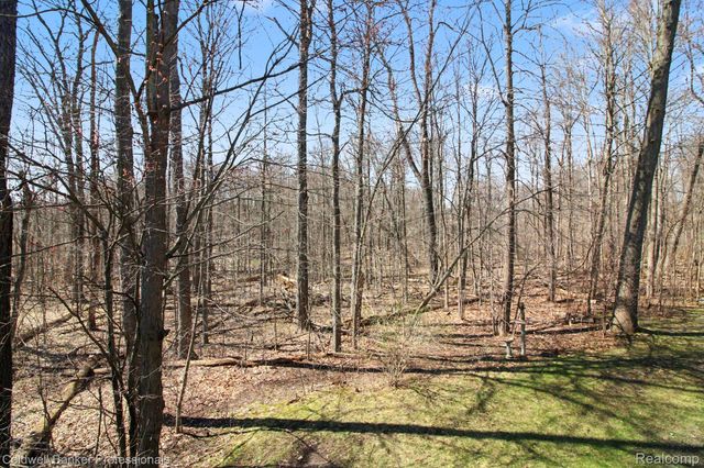 252 Stratford Lane, Orion Charter Township, MI 48360