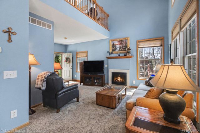 252 Stratford Lane, Orion Charter Township, MI 48360
