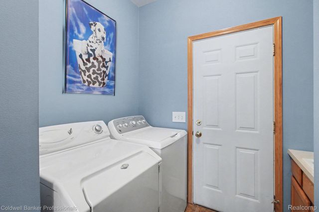 252 Stratford Lane, Orion Charter Township, MI 48360