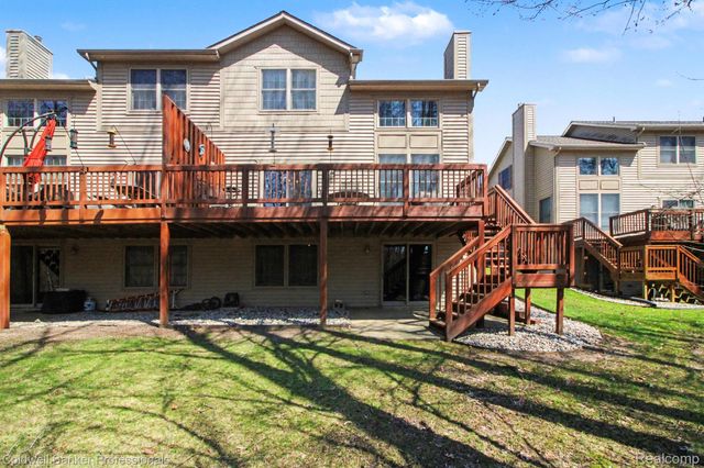 252 Stratford Lane, Orion Charter Township, MI 48360