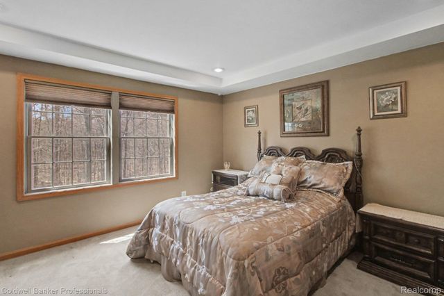 252 Stratford Lane, Orion Charter Township, MI 48360